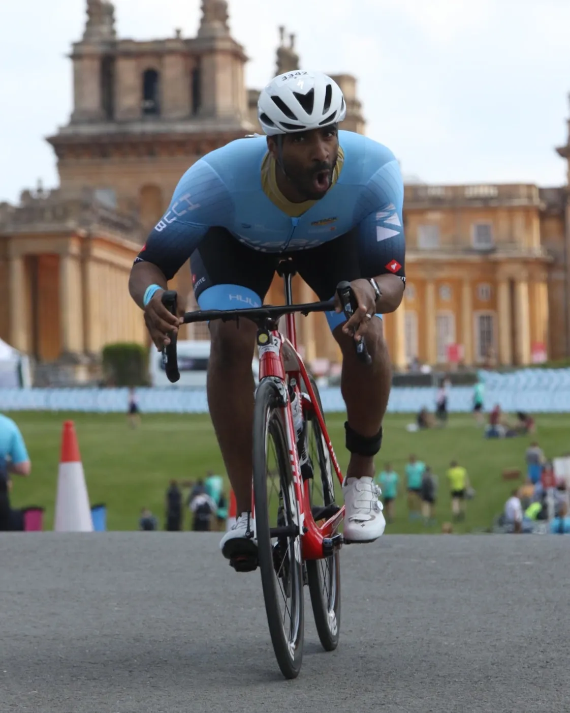 Abraham Spring riding hard during the Blenheim Palace Triathlon